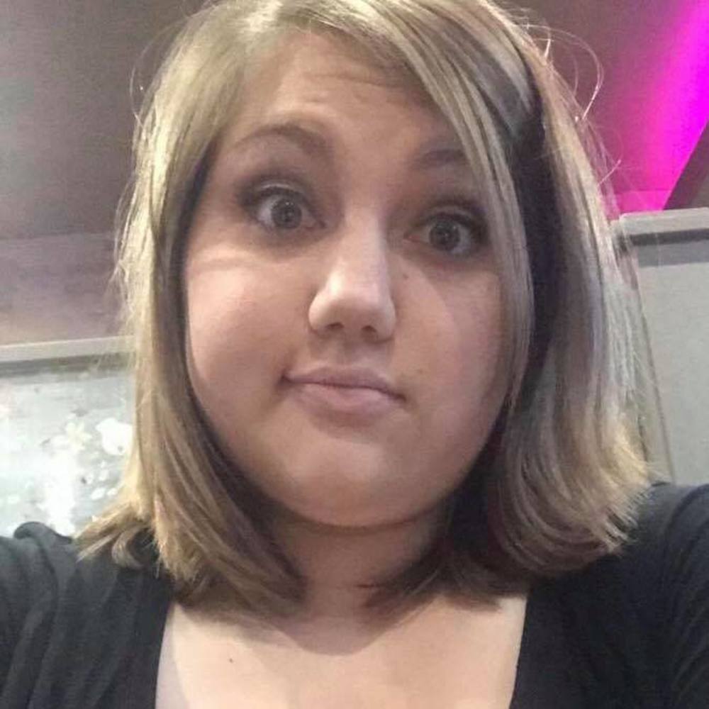 Meet your Posher, Courtney